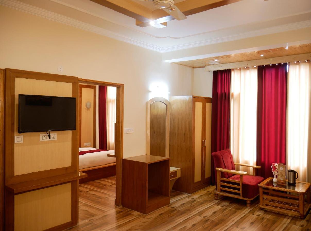 New Ambika International Mall Road Hotel Manali  Exterior photo