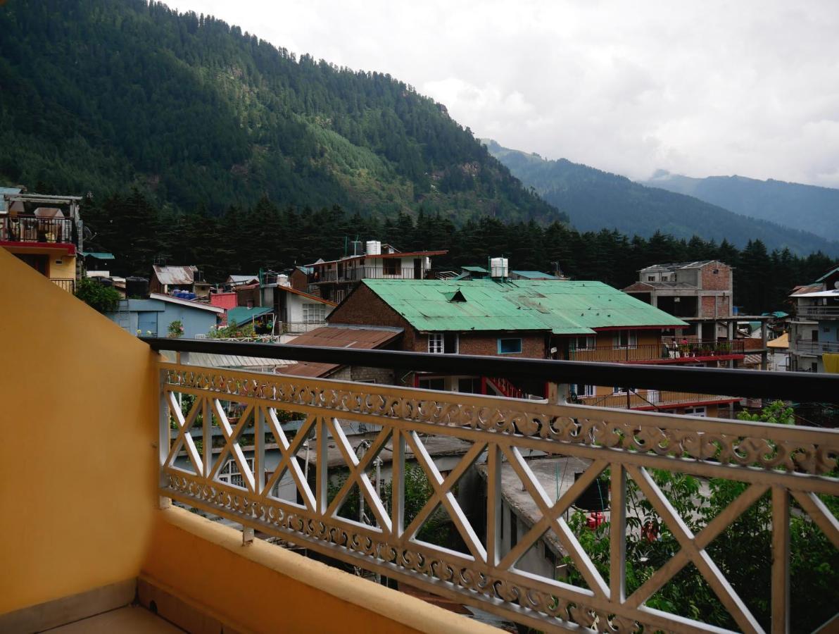 New Ambika International Mall Road Hotel Manali  Exterior photo